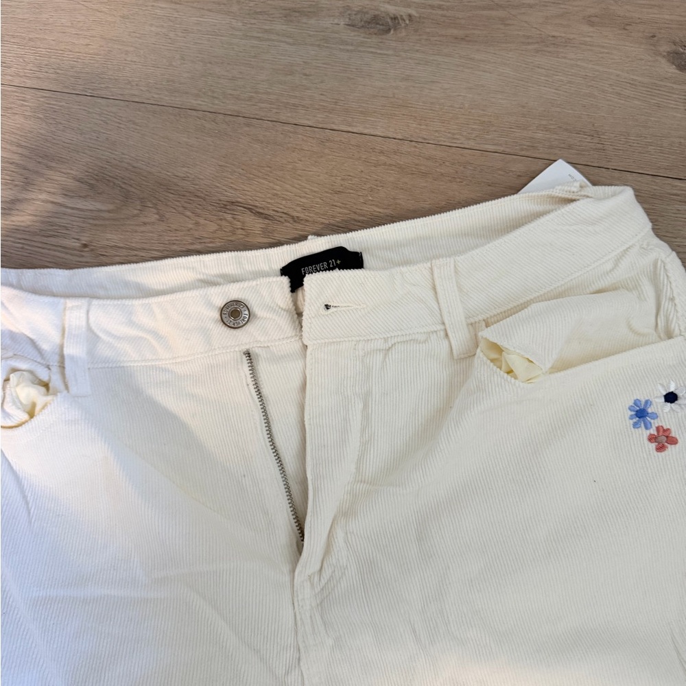 Cream High-Waist Embroidered Jeans - Picture 4 of 6
